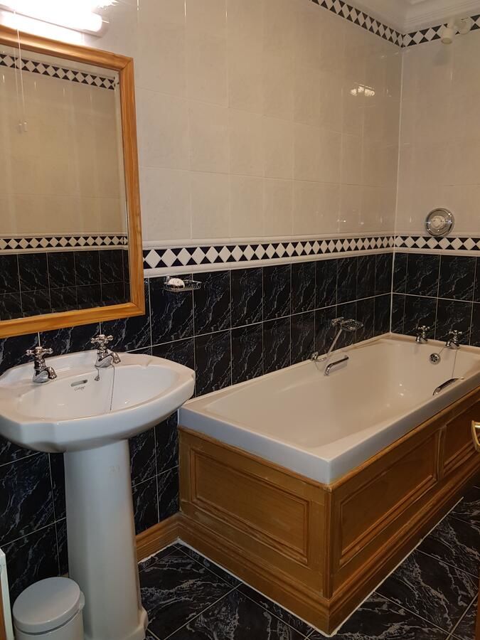 Отель Imperial Hotel Lodge Лисдунварна-18