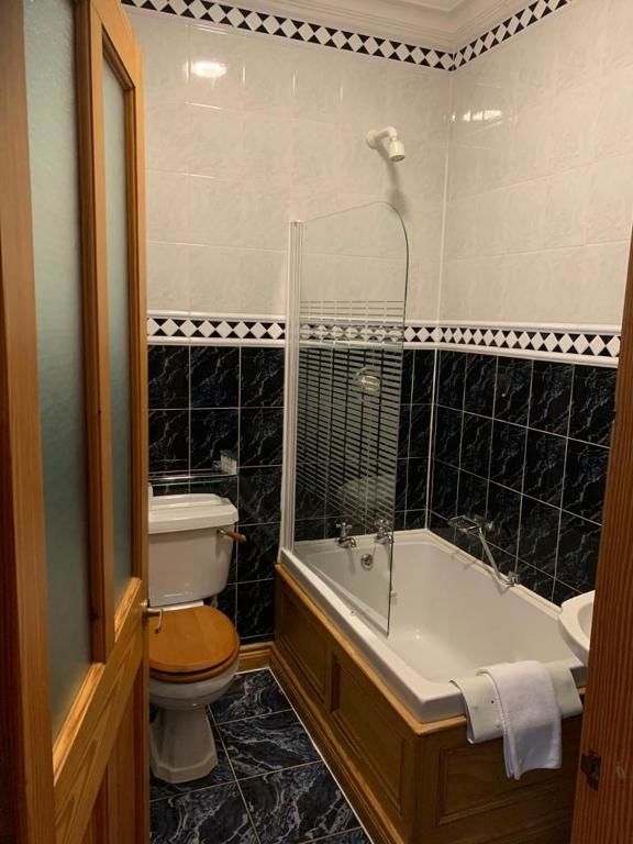 Отель Imperial Hotel Lodge Лисдунварна-50