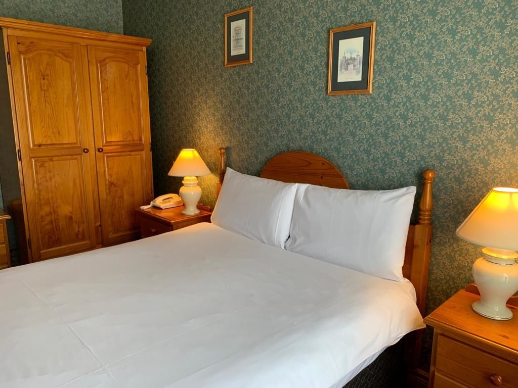 Отель Imperial Hotel Lodge Лисдунварна-8