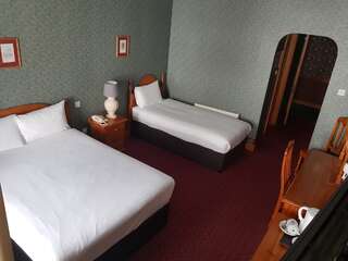 Отель Imperial Hotel Lodge Лисдунварна Двухместный номер с 1 кроватью или 2 отдельными кроватями - В дополнительном здании-8